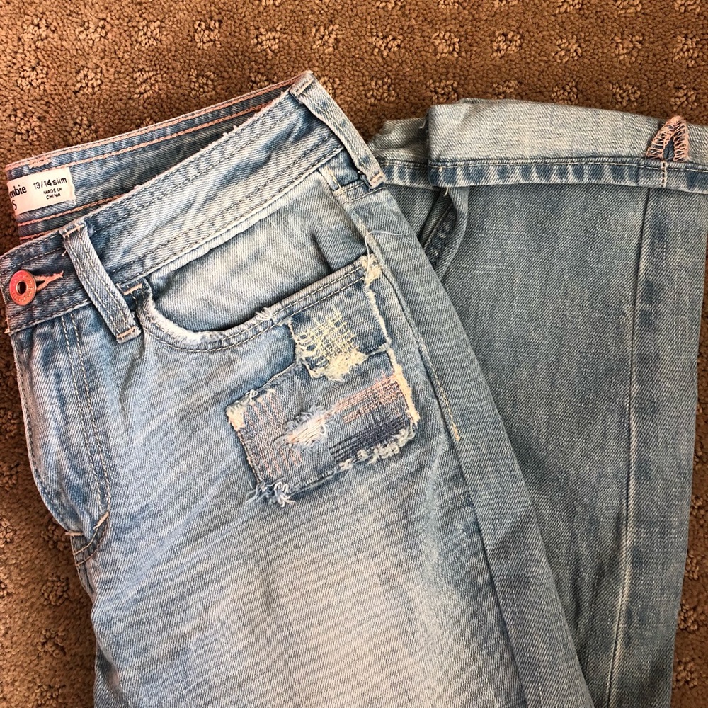 Abercrombie Light wash Girlfriend Jean